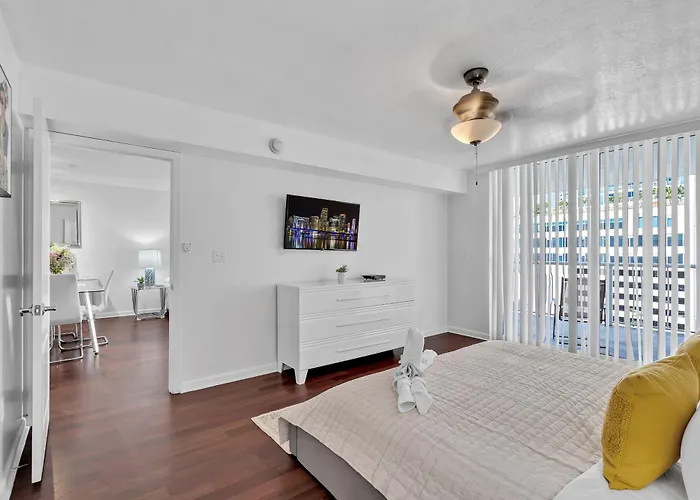 Amazing 1 Bed In Brickell Key With Free Pkg